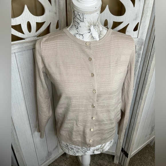 Women's ESTRNA JANE Button Front Cardigan Tan Size Small Classic - Picture 1 of 3